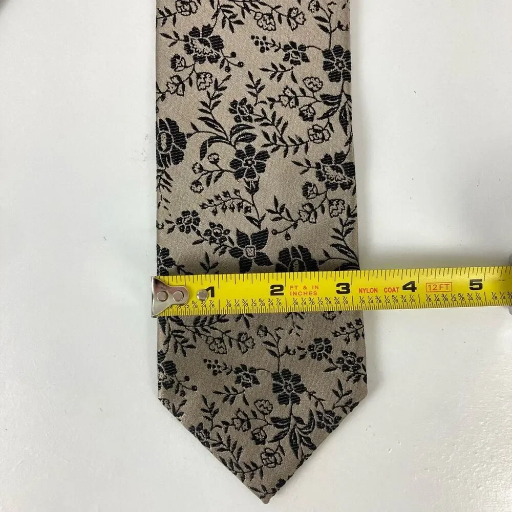 Bruno Piattelli 100% Silk Hand Made Necktie Tie Beige Tan and Black Floral Print - Picture 6 of 7
